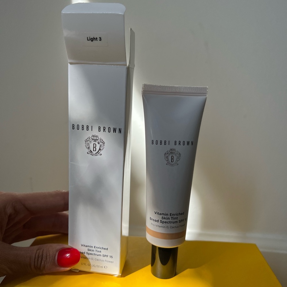 Vitamin Enriched Hydrating Skin Tint SPF 15 with Hyaluronic Acid